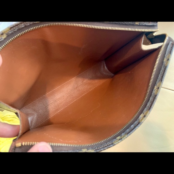 Louis Vuitton vintage Toiletry pouch 26 - Picture 8 of 14
